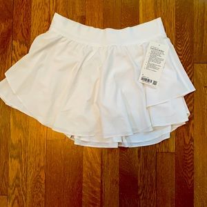 Lululemon Court Rival skirt NWT